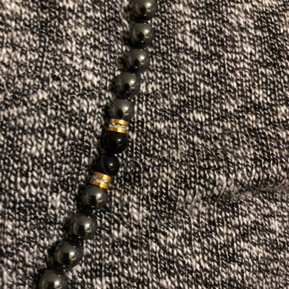 24” Hematite and onyx necklace - Picture 2 of 3